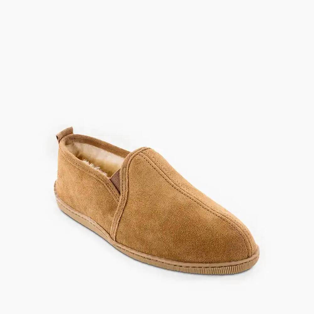 NEW MINNETONKA men's twin gore sheepskin slip-ons in golden tan